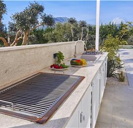 3 bedroom villa with infinity pool, jacuzzi & sauna, Castellammare del Golfo, sleeps 6